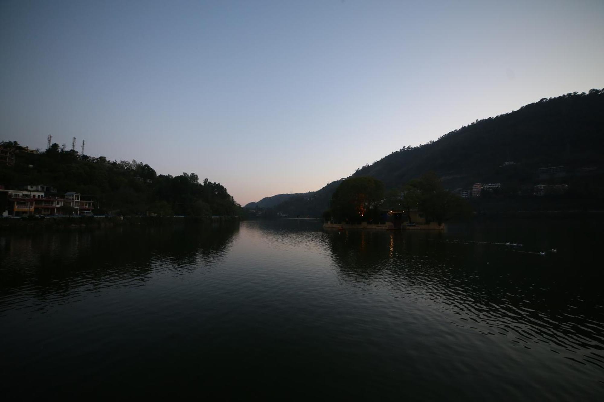Royal Rosette Lake View Bhimtal Nainital Exteriör bild